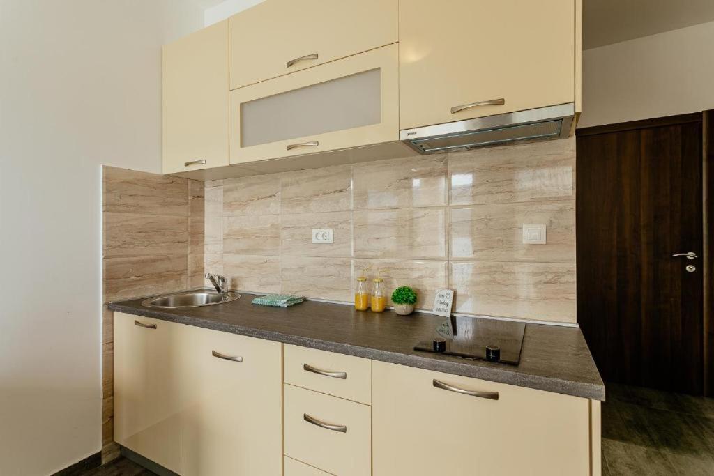 Apartments Joy 헤르섹 외부 사진